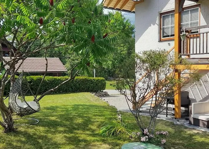 Armstrong Gundersheim